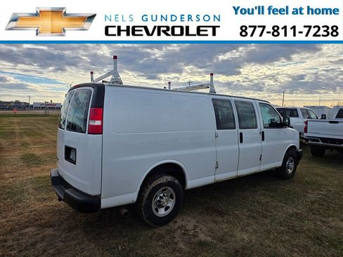 Used 2017 Chevrolet Express 3500 Work Van image 6