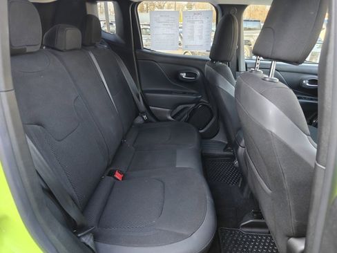 Used 2018 Jeep Renegade Altitude image 16