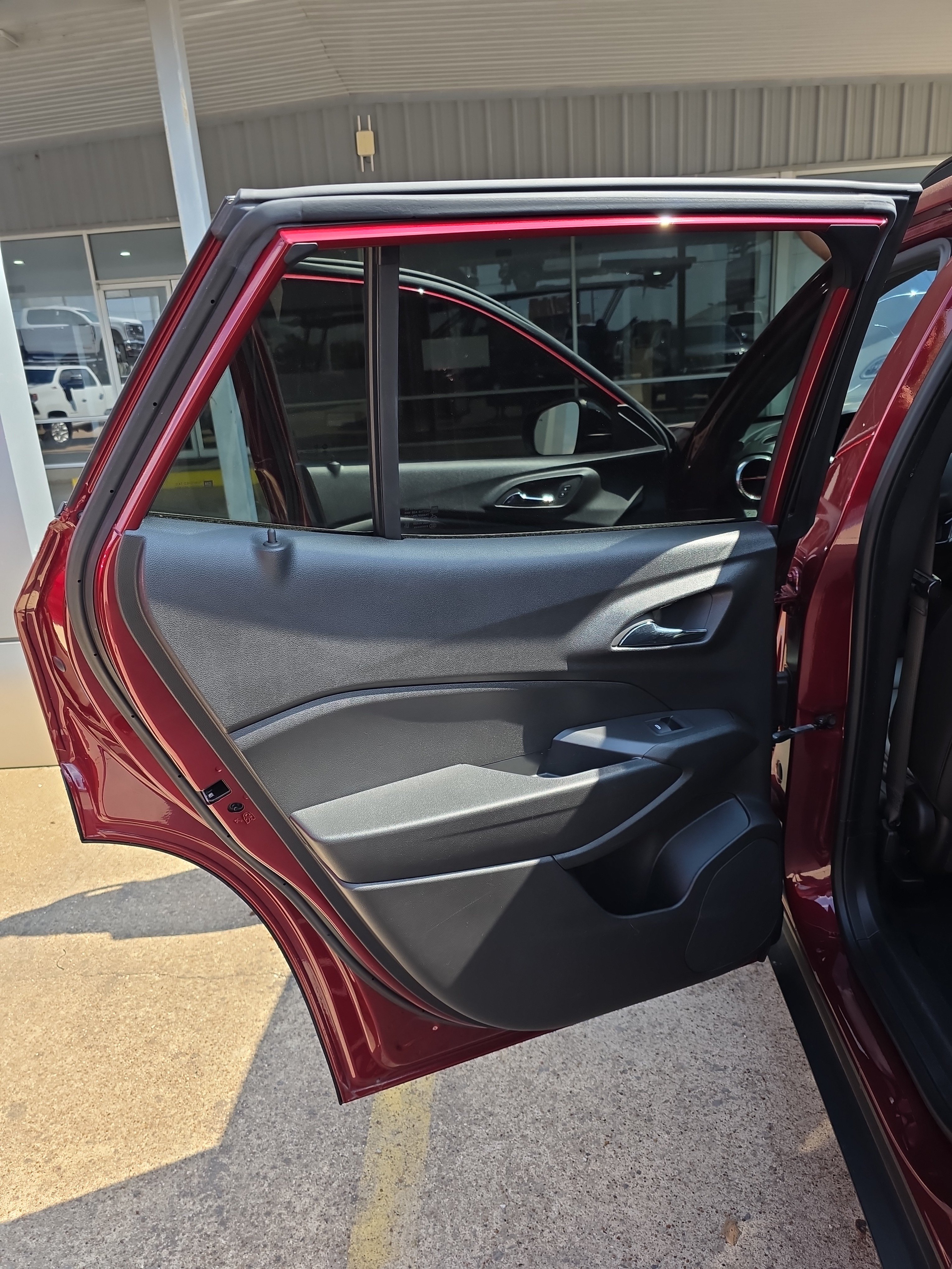 Used 2024 Chevrolet Trax RS w/ Driver Confidence Package FWD image 19