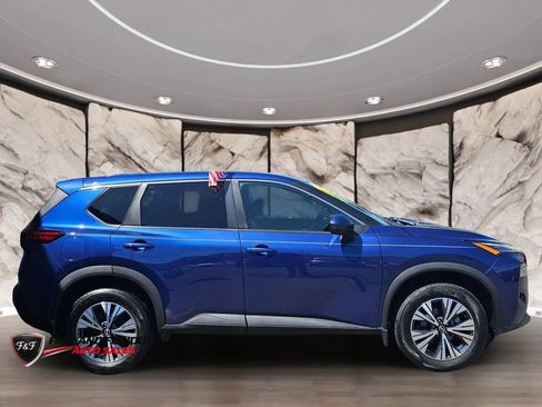 Used 2022 Nissan Rogue SV AWD/4WD image 4