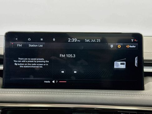 Used 2025 Genesis G70 2.5T RWD image 21