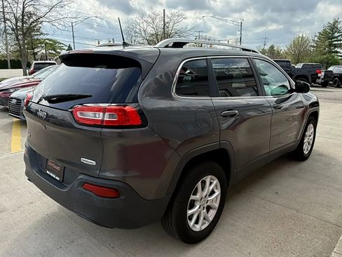 Used 2016 Jeep Cherokee Latitude w/ Comfort/Convenience Group image 3