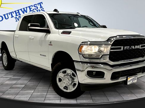 Used 2022 RAM 2500 Big Horn w/ Cold Weather Group AWD/4WD image 3