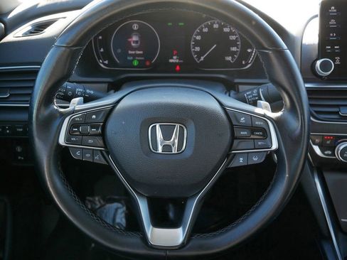 Used 2018 Honda Accord Touring image 16