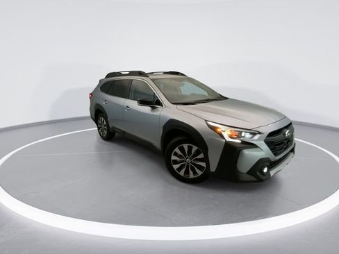 Used 2025 Subaru Outback Limited XT AWD/4WD image 6