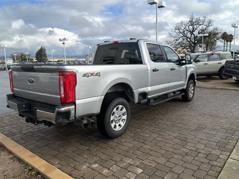 Used 2024 Ford F250 XLT image 3