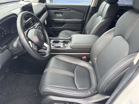 Used 2025 Honda Pilot EX-L image 13