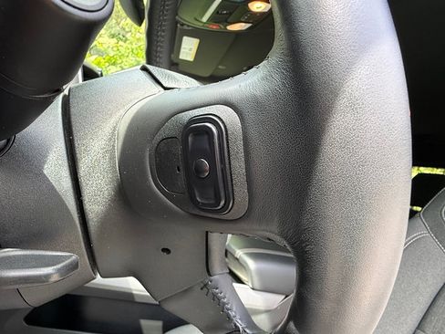 Used 2023 RAM 1500 Big Horn AWD/4WD image 14