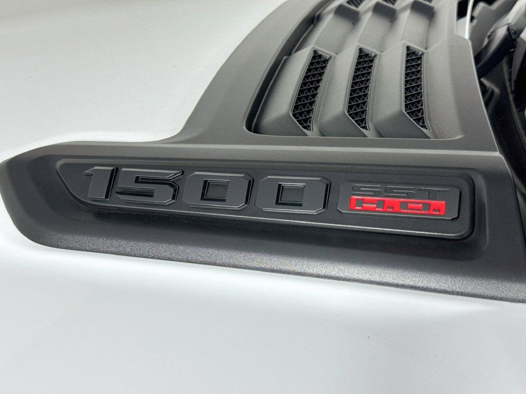 Used 2025 RAM 1500 Limited AWD/4WD image 10