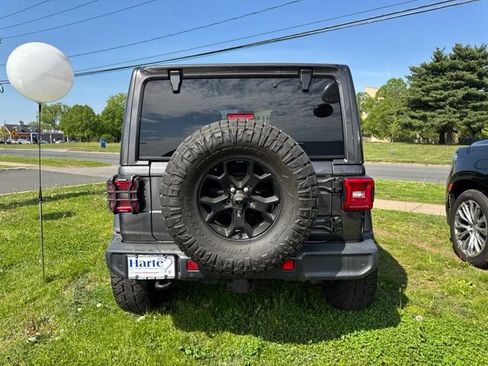 Used 2019 Jeep Wrangler Unlimited Sahara w/ Quick Order Package 24M Moab AWD/4WD image 17
