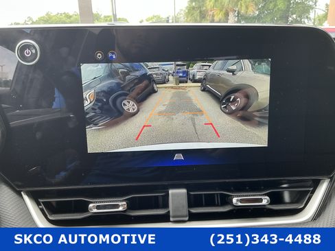 Used 2025 Chevrolet Equinox LT AWD/4WD image 17
