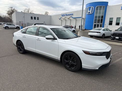 Used 2023 Honda Accord EX image 19