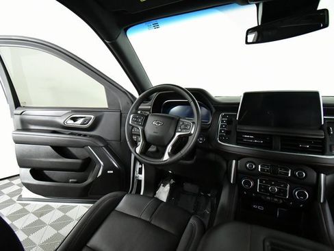 Used 2023 Chevrolet Suburban RST w/ Luxury Package image 20