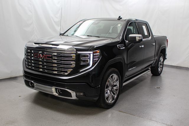 Used 2023 GMC Sierra 1500 Denali w/ Denali Reserve Package AWD/4WD image 4