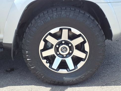 Used 2024 Toyota 4Runner TRD Off-Road Premium w/ Moonroof Package AWD/4WD image 11