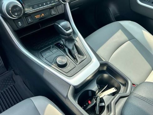 Used 2021 Toyota RAV4 XLE Premium AWD/4WD image 19