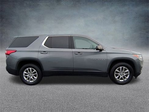 Used 2018 Chevrolet Traverse LS image 10