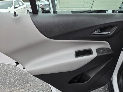 Used 2024 Chevrolet Equinox LS image 17