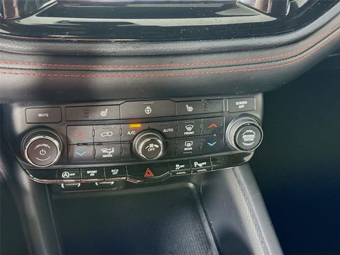 Used 2023 Dodge Durango GT AWD/4WD image 9