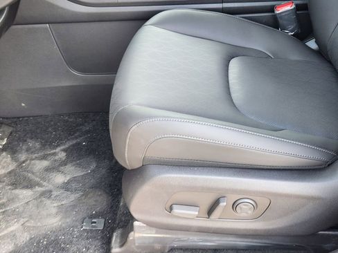 New 2026 Kia Carnival FWD image 8