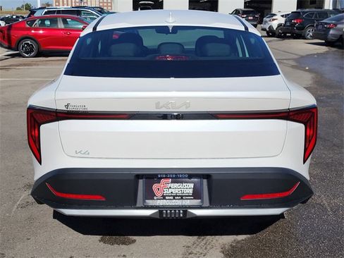 New 2025 Kia K4 LXS image 4