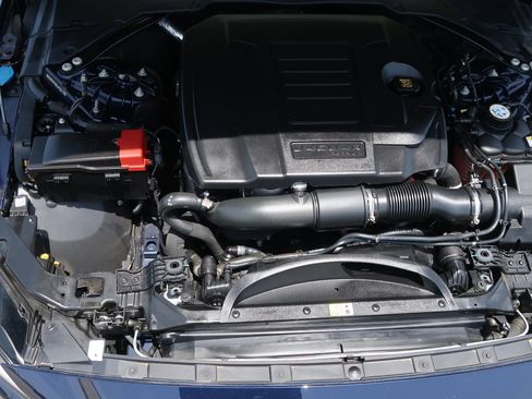 Used 2020 Jaguar XE S image 43