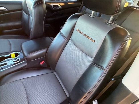 Used 2019 Nissan Pathfinder SV w/ Rock Creek Edition AWD/4WD image 30