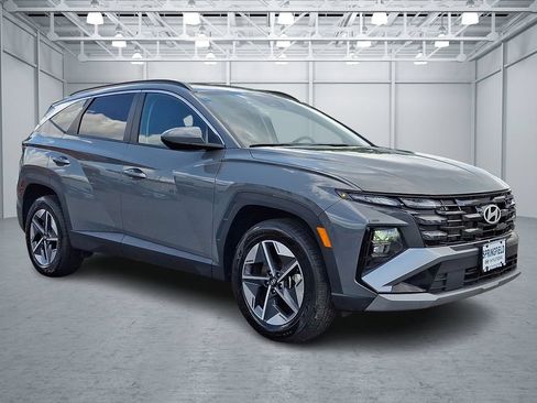 Certified 2025 Hyundai Tucson SEL AWD/4WD image 3