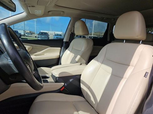 Used 2020 Nissan Murano SV w/ Premium Package FWD image 16
