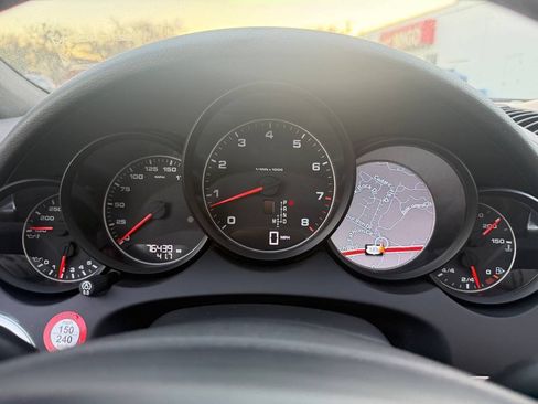 Used 2014 Porsche Cayenne Platinum Edition AWD/4WD image 37