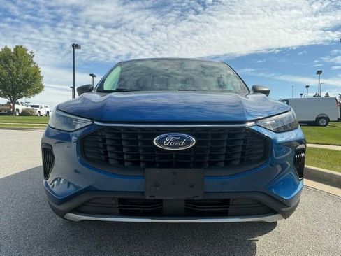 Used 2023 Ford Escape Active w/ Tech Pack #1 AWD/4WD image 9