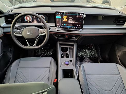 New 2026 Volkswagen Tiguan SE image 6