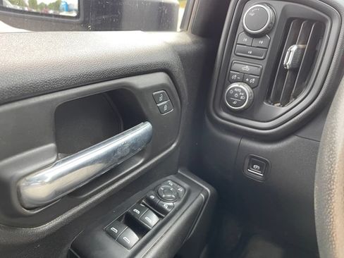 Used 2022 Chevrolet Silverado 2500 Custom w/ Custom Value Package AWD/4WD image 11