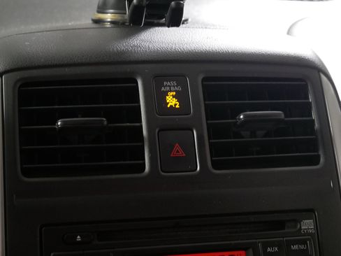 Used 2013 Nissan Versa SV image 33