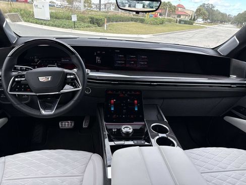 Used 2025 Cadillac Escalade V image 19