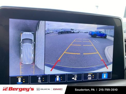 Used 2021 GMC Yukon XL SLT w/ SLT Luxury Plus Package image 16