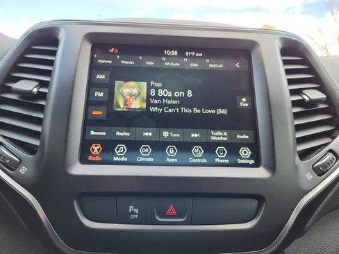 Used 2020 Jeep Cherokee Trailhawk w/ Cold Weather Group image 28