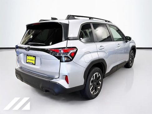 Used 2026 Subaru Forester Premium AWD/4WD image 5