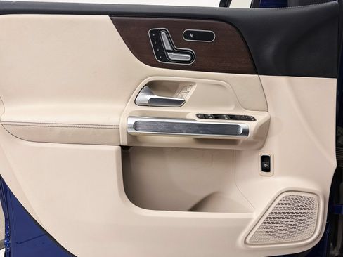 Used 2021 Mercedes-Benz GLB 250 image 17