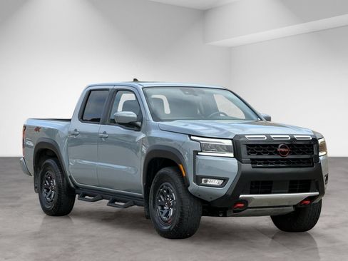 Used 2025 Nissan Frontier PRO-4X AWD/4WD image 9