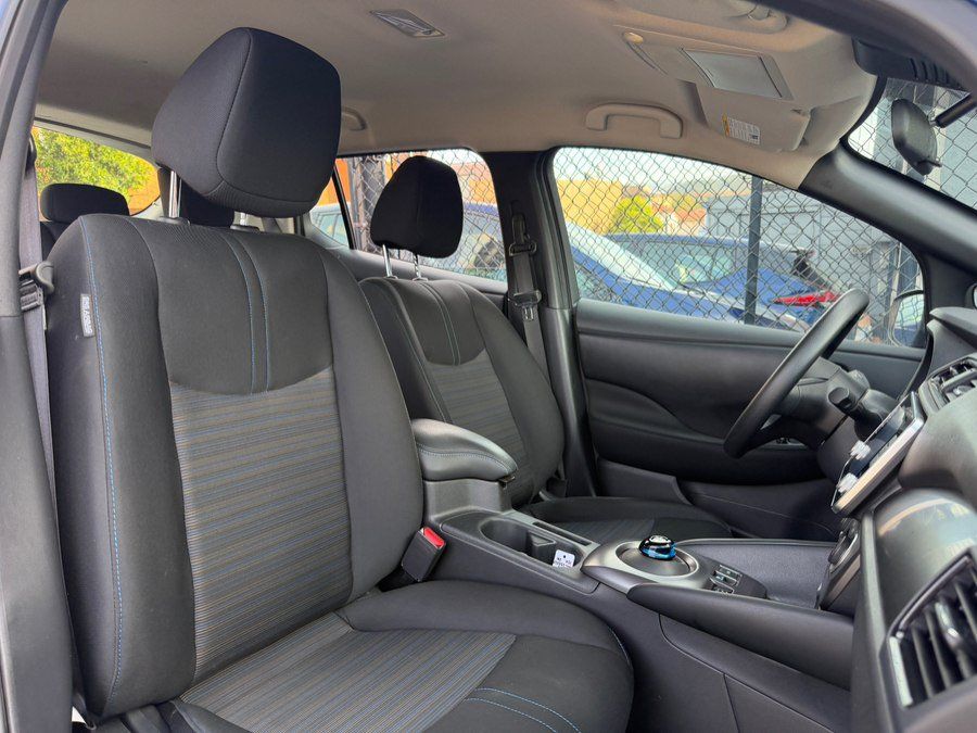 Used 2025 Nissan Leaf S FWD image 28
