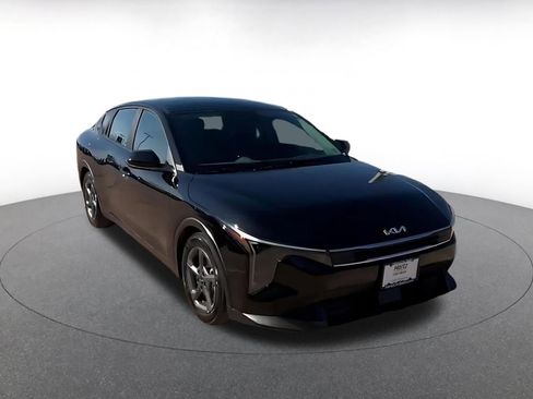 Used 2025 Kia K4 LXS image 3