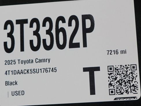 Used 2025 Toyota Camry SE image 28