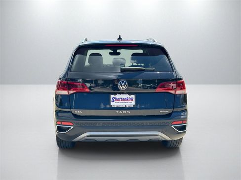 Used 2022 Volkswagen Taos SEL image 6