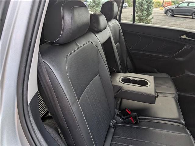 Used 2022 Volkswagen Tiguan SE AWD/4WD image 15