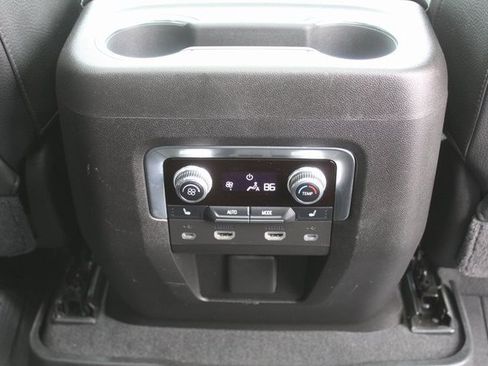 Used 2021 GMC Yukon Denali w/ Denali Premium Package image 23