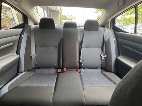 Used 2025 Nissan Versa SV FWD image 37