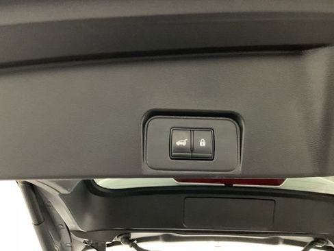 Used 2024 Nissan Rogue SV image 30