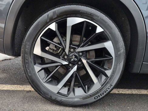 Used 2024 Mitsubishi Outlander SE image 14