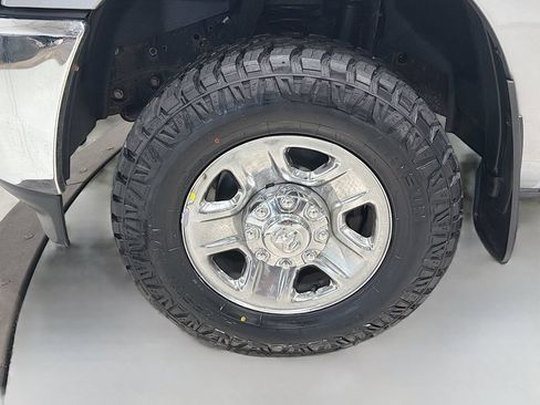 Used 2024 RAM 2500 Tradesman w/ Chrome Appearance Group AWD/4WD image 28